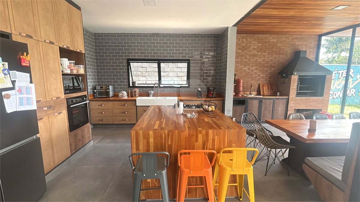 Casa à venda com 4 suítes no condomínio Residencial Bosque da Serra, Mairiporã - SP