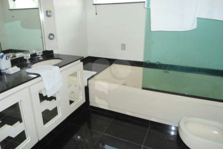 Sobrado à venda com 5 quartos, sendo 3 suítes, em Jardim Franca, São Paulo, SP