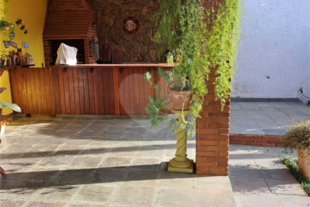 Casa Térrea à venda com 3 quartos, sendo 2 suítes,  em Vila Oliveira, Mogi das Cruzes, SP