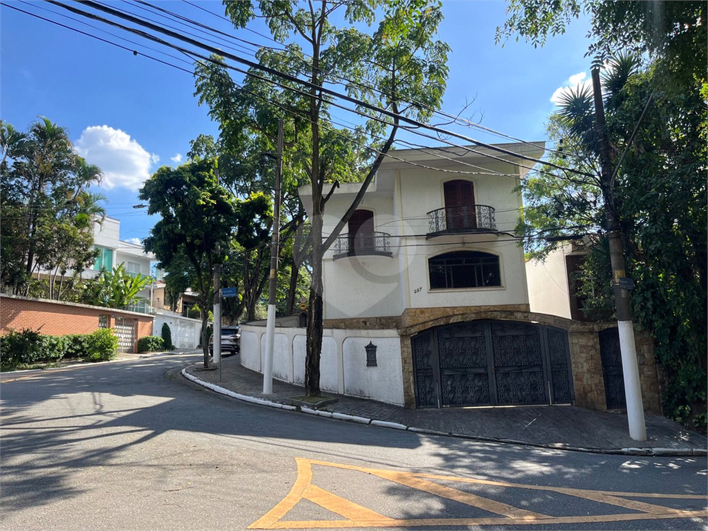 Sobrado à venda com 4 quartos, sendo 3 suítes, em Palmas do Tremembé, São Paulo, SP
