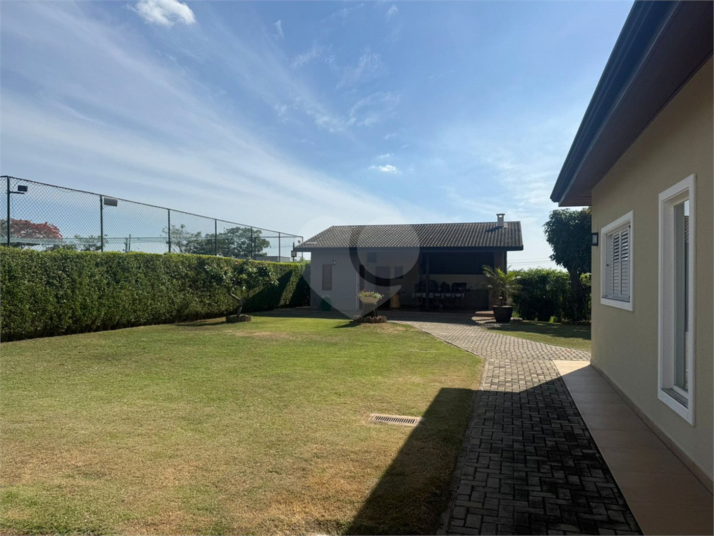 Casa à venda com 3 suítes no condomínio Terras de Mont Serrat, Salto - SP
