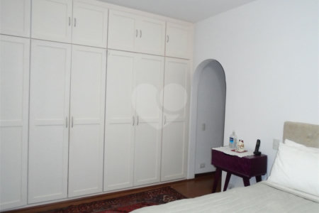 Casa Térrea à venda com 3 quartos, sendo 1 suíte,  em Alto da Boa Vista, São Paulo, SP