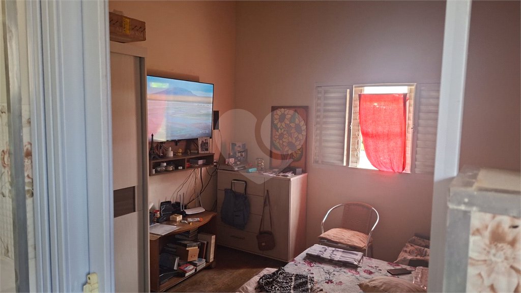 Casa à venda com 2 suítes no condomínio Portal dos Pássaros, Alambari - SP