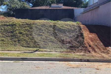 Terreno à venda com 1 suíte no condomínio Jatobás, Vinhedo - SP