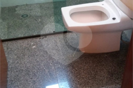 Sobrado à venda com 4 suítes em Vila Carrão, São Paulo, SP
