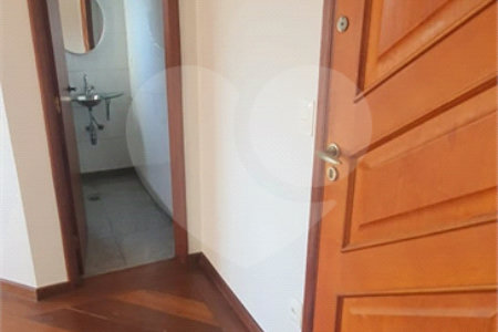 Apartamento à venda com 3 quartos, sendo 1 suíte, em Vila Paulicéia, São Paulo, SP