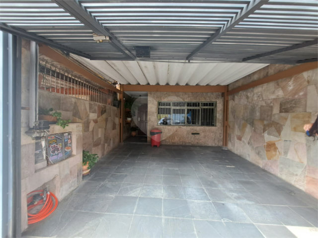 Sobrado à venda com 3 quartos em Vila Sabrina, São Paulo, SP
