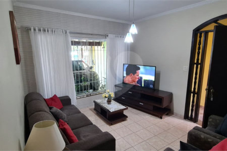 Casa à venda com 3 quartos, sendo 1 suíte,  em Vila Oliveira, Mogi das Cruzes, SP