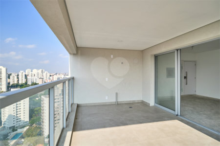 Apartamento à venda com 3 quartos, sendo 1 suíte, em Jardim Marajoara, São Paulo, SP