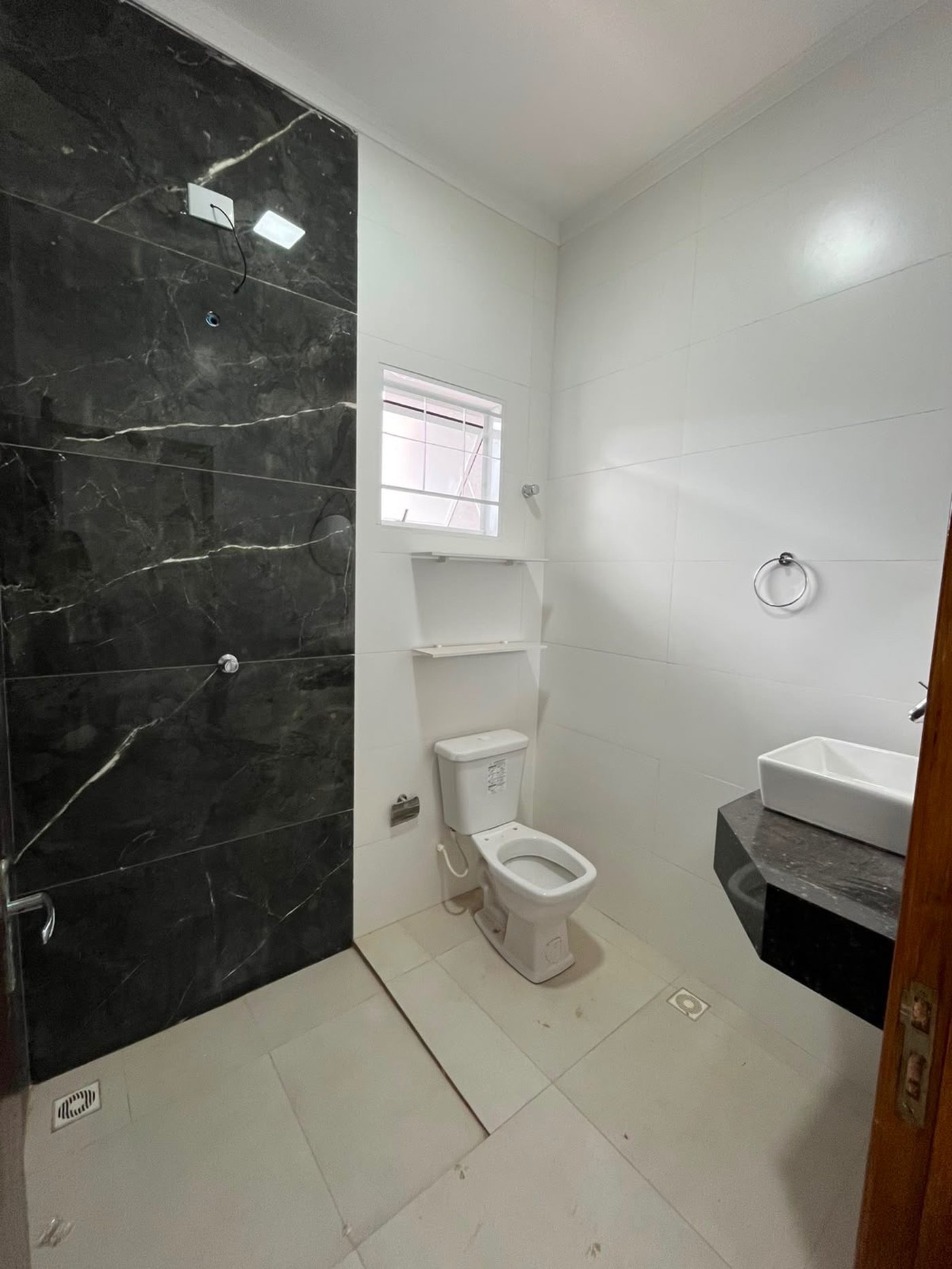 Casa à venda com 2 quartos, sendo 1 suíte,  em Nova Tres Lagoas, Três Lagoas, MS
