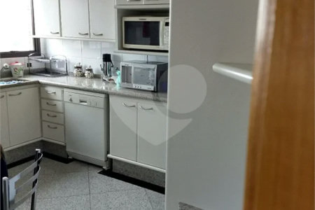 Triplex à venda com 4 suítes em Vila Paulicéia, São Paulo, SP