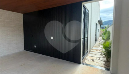 Casa à venda com 3 suítes no condomínio Ecoville Residence, Atibaia - SP