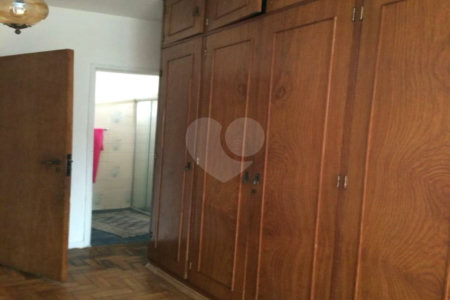 Casa à venda com 3 quartos, sendo 1 suíte,  em Vila Gomes, São Paulo, SP