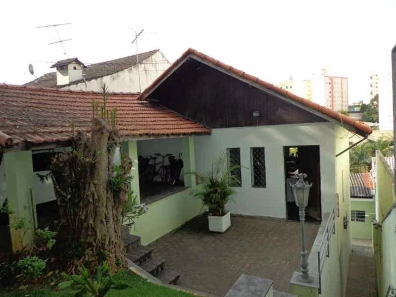Casa à venda com 3 quartos, sendo 1 suíte, em Jardim Londrina, São Paulo, SP