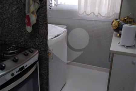 Casa à venda com 3 quartos, sendo 1 suíte, no condomínio Moradas do Horto, São Paulo - SP