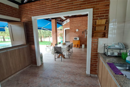Casa à venda com 3 quartos, sendo 1 suíte, no condomínio Residencial Vale das Laranjeiras, Indaiatuba - SP