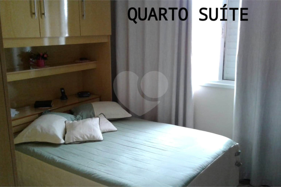 Casa à venda com 5 quartos, sendo 4 suítes, no condomínio Village St. Louis, São Paulo - SP