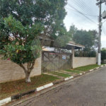 Casa à venda com 4 quartos, sendo 1 suíte, no condomínio Marf II, Bom Jesus dos Perdões - SP