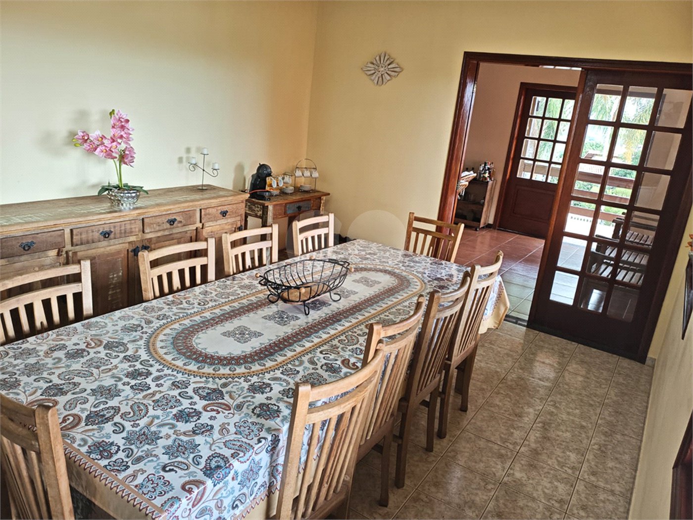 Casa à venda com 4 quartos, sendo 2 suítes,  em Country Residencial Felix, Bom Jesus dos Perdões, SP