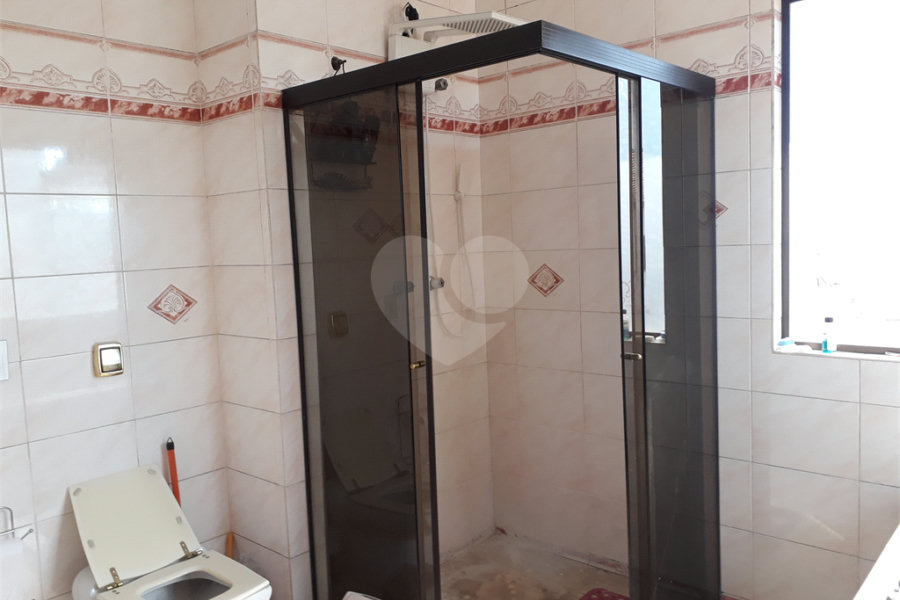 Sobrado à venda com 4 quartos, sendo 1 suíte, em Vila Constança, São Paulo, SP