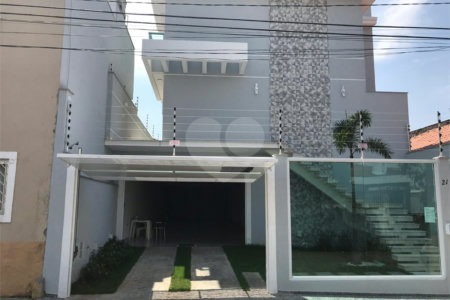 Casa à venda com 3 quartos, sendo 1 suíte, no condomínio Parque Vitória, São Paulo - SP