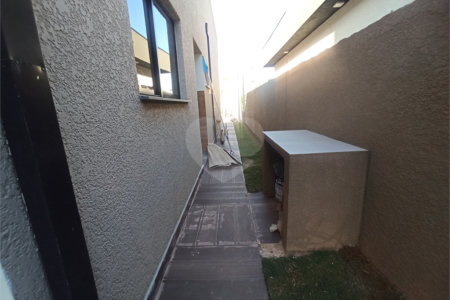 Casa à venda com 3 quartos, sendo 1 suíte, no condomínio Buona Vita, Atibaia - SP