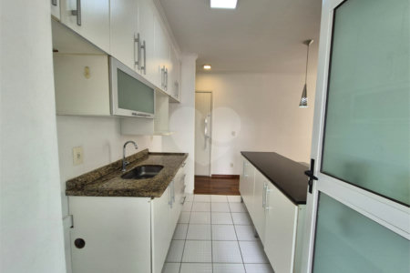 Apartamento à venda com 2 quartos em Vila Anastácio, São Paulo, SP