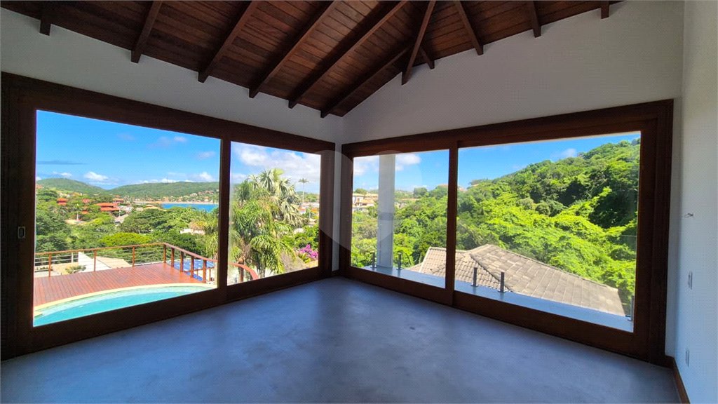 Casa à venda com 8 quartos, sendo 7 suítes, em Ferradura, Armação dos Búzios, RJ
