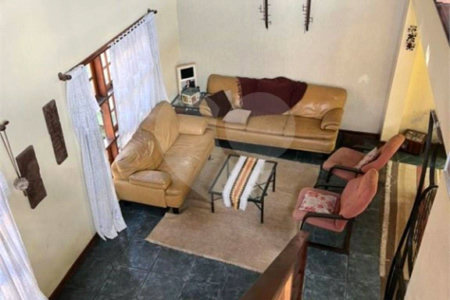 Casa à venda com 8 quartos, sendo 3 suítes, em Jardim Terceiro Centenário, Atibaia, SP