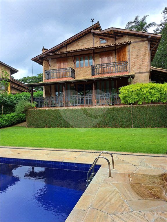 Casa à venda ou para alugar com 3 quartos, sendo 1 suíte,  no condomínio Parque Petrópolis 4 Secção, Mairiporã - SP