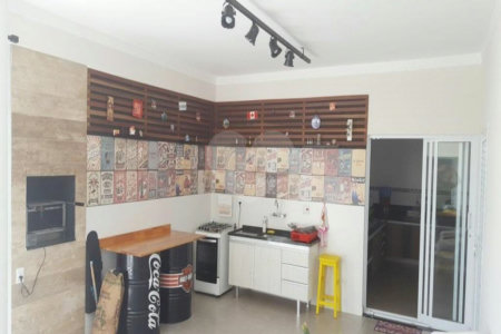 Casa à venda com 4 quartos, sendo 2 suítes, no condomínio Village Ipanema, Araçoiaba da Serra - SP