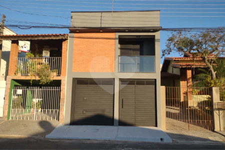 Belíssimo Sobrado com 3 Quartos e 135m² A/C à Venda no Jardim Alvinópolis - Atibaia