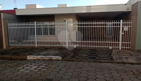 Casa à venda com 4 quartos, sendo 1 suíte,  em Vila Rosa, Itapetininga, SP