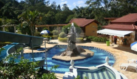 Sobrado à venda com 5 suítes em Juqueri Mirim, Mairiporã, SP