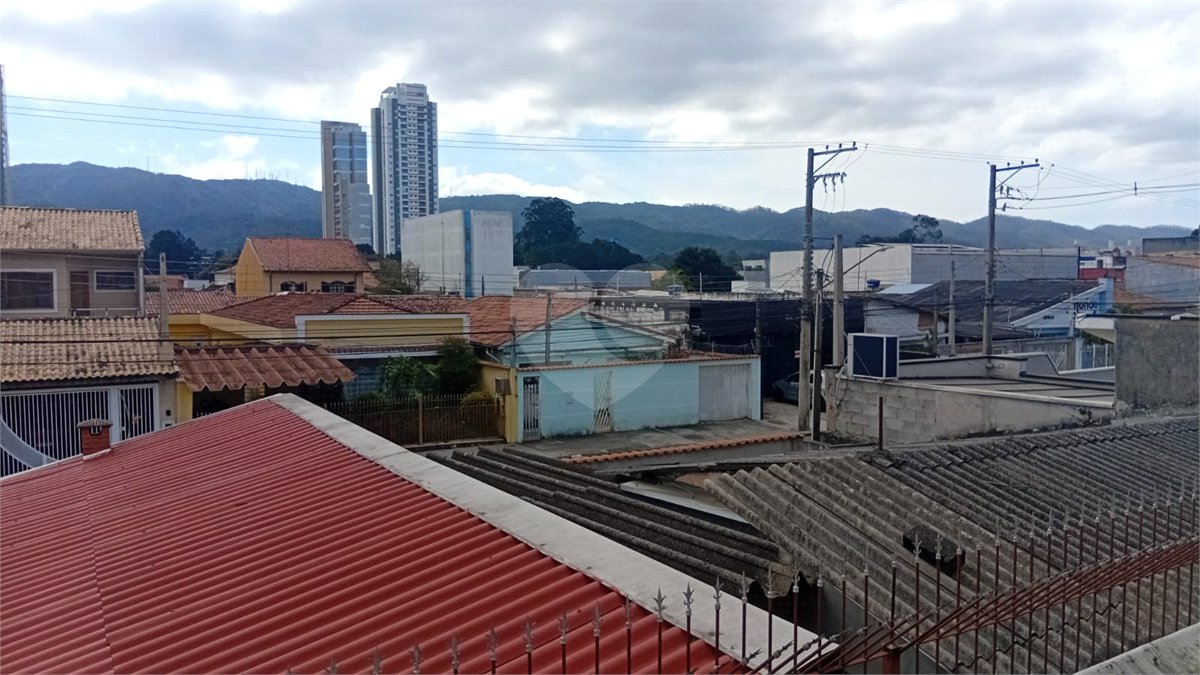 Casa à venda ou para alugar com 7 quartos, sendo 1 suíte,  em Vila Mogilar, Mogi das Cruzes, SP
