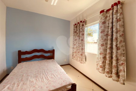 Casa em condomínio para alugar com 2 quartos, sendo 1 suíte, em Caravelas, Armação dos Búzios, RJ