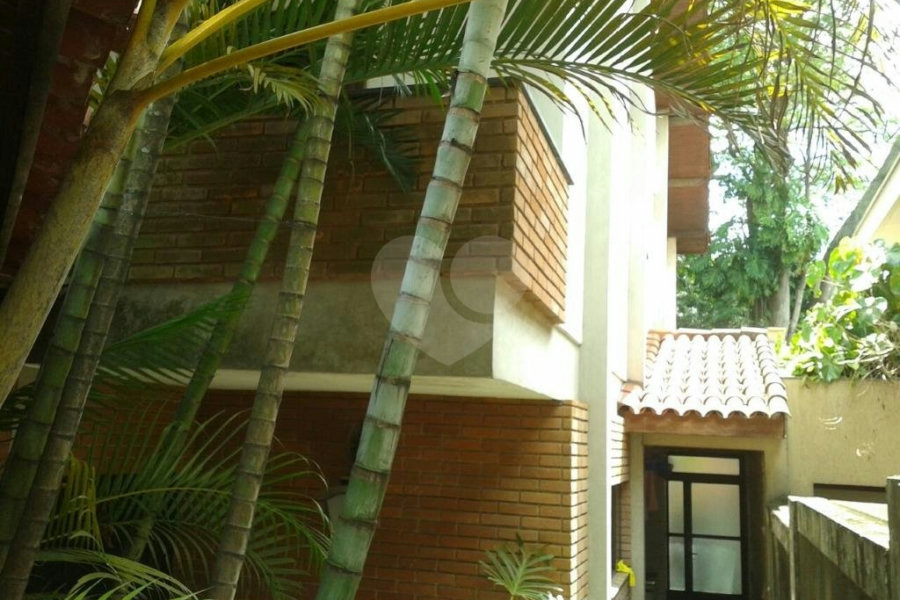 Sobrado à venda com 5 quartos, sendo 1 suíte, em Tremembé, São Paulo, SP