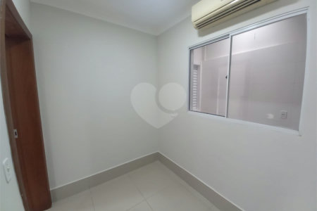 Casa à venda com 3 quartos, sendo 1 suíte, no condomínio Terra Nova, Várzea Grande - MT