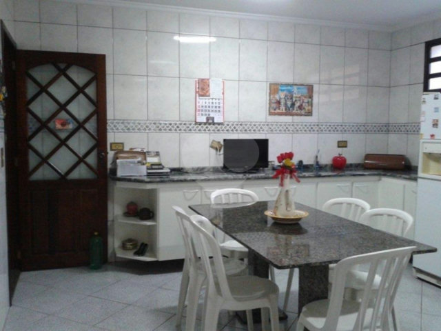 Sobrado à venda com 3 quartos, sendo 1 suíte,  em Tremembé, São Paulo, SP
