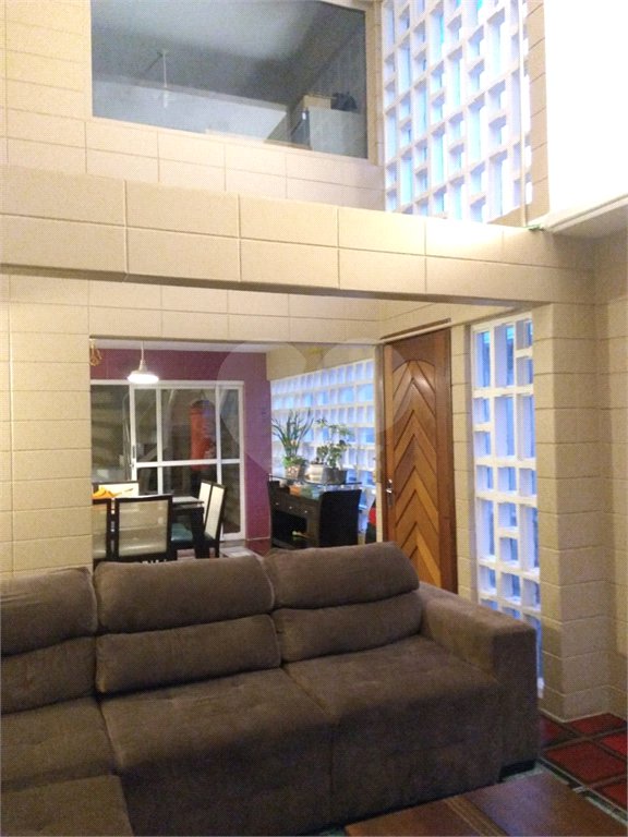 Casa Térrea à venda com 4 quartos, sendo 1 suíte, em Vila Guaca, São Paulo, SP