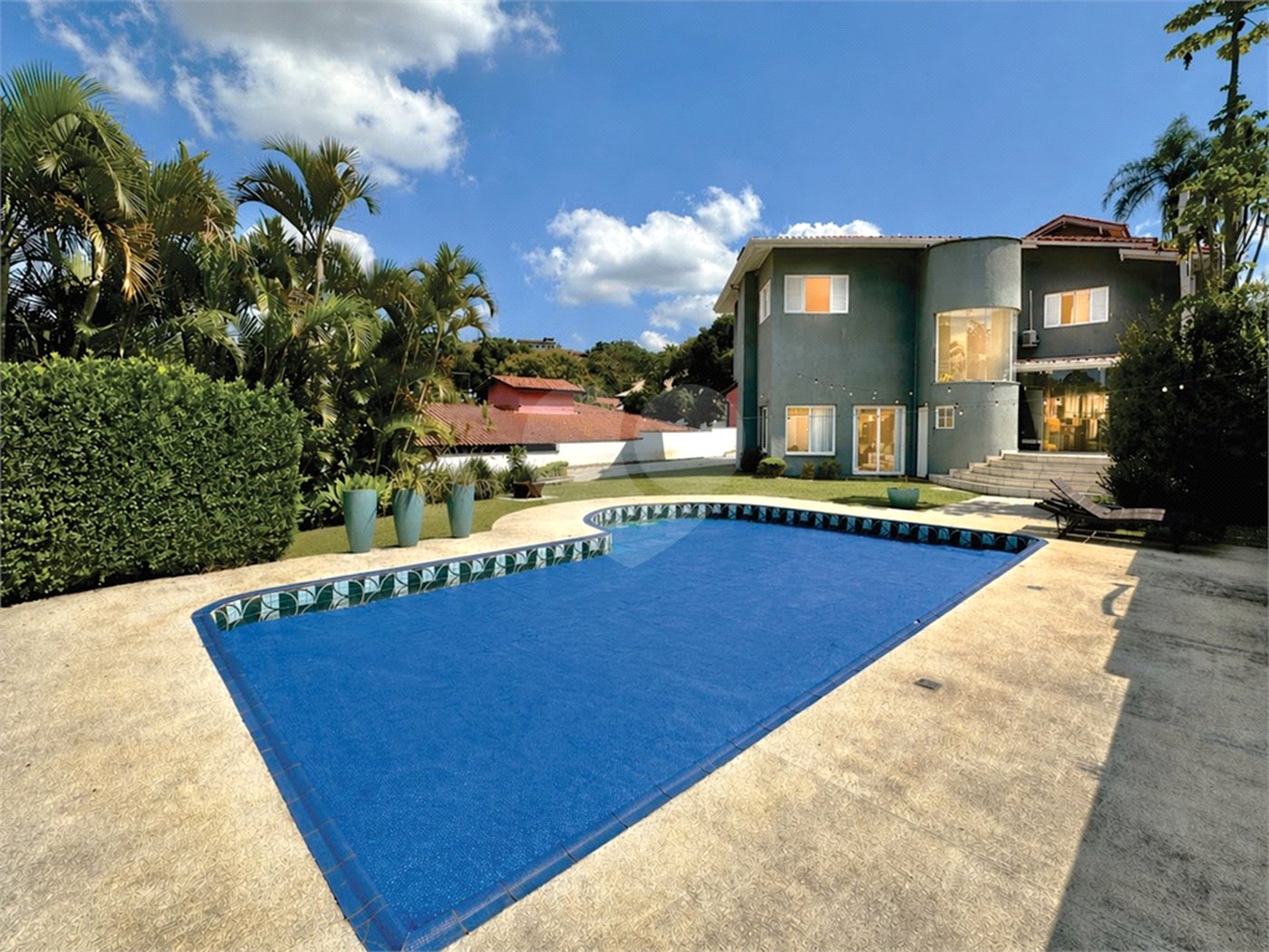 Casa à venda com 4 quartos, sendo 2 suítes,  no condomínio Granja Vianna II, Cotia - SP