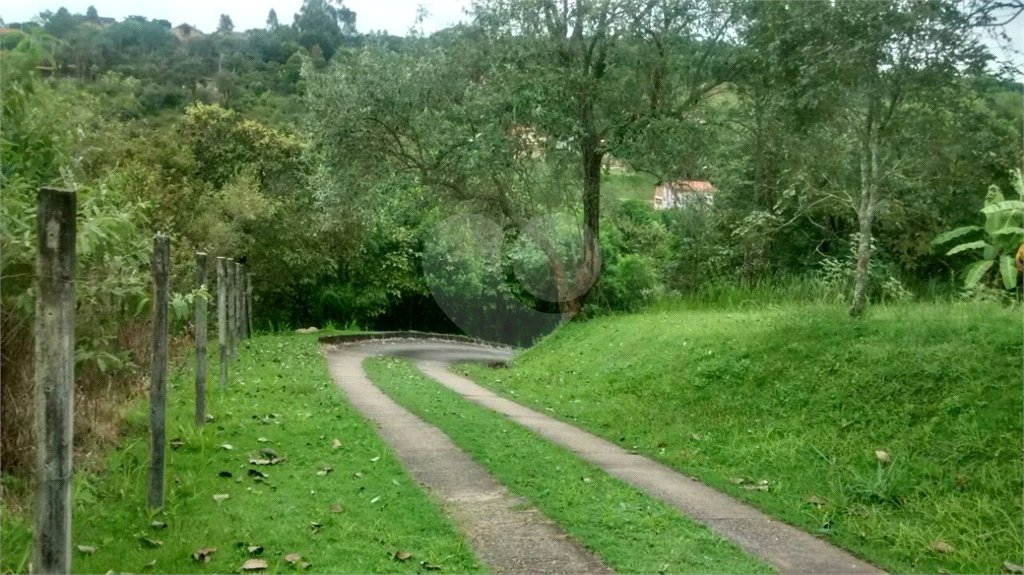 Casa à venda com 4 quartos, sendo 2 suítes, em Pinhal, Jarinu, SP