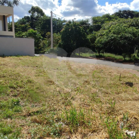 Terreno à Venda em São Carlos, no bairro Parque dos Flamboyants