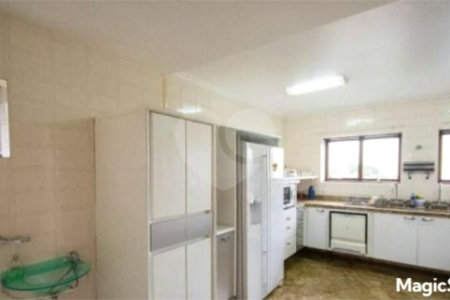 Apartamento 580m², 4 quatos, sendo 4 suítes, 5 vagas de garagem, à venda no Bosque da Saúde