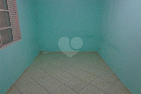 Casa Térrea com 2 dormitórios.