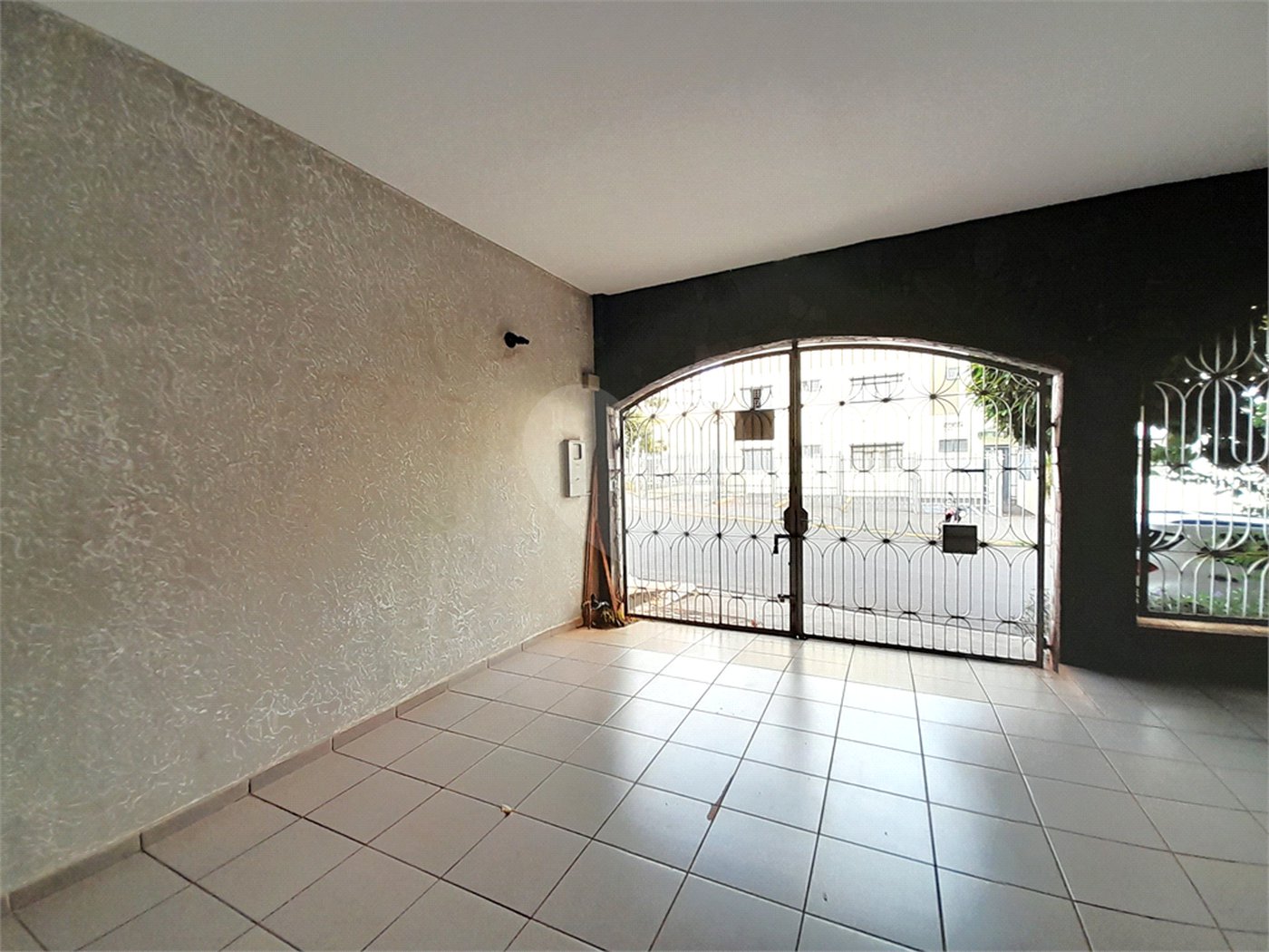 Casa à venda com 5 quartos, sendo 1 suíte,  em Jardim Anhangüera, Ribeirão Preto, SP