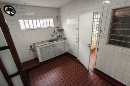 Sobrado à venda com 5 quartos, sendo 1 suíte, em Jardim Trussardi, São Paulo, SP
