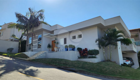 Casa à venda com 3 suítes no condomínio Itatiba Country, Itatiba - SP