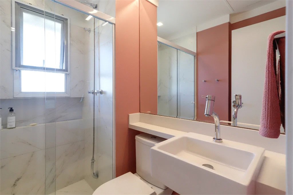 Apartamento à venda com 3 quartos, sendo 1 suíte, em Vila Anastácio, São Paulo, SP