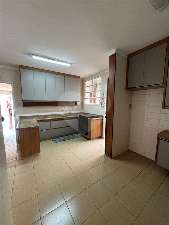 Casa à venda com 3 quartos, sendo 1 suíte,  no condomínio Edifício Crescencia Carolo Balbo, Ribeirão Preto - SP